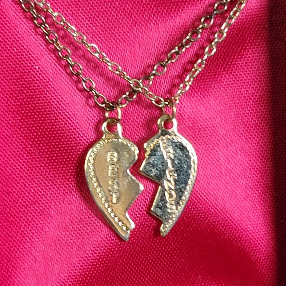Vintage Mobwife Preppy Girlhoodcore Femi Giftable Gold BFF Necklace Pair